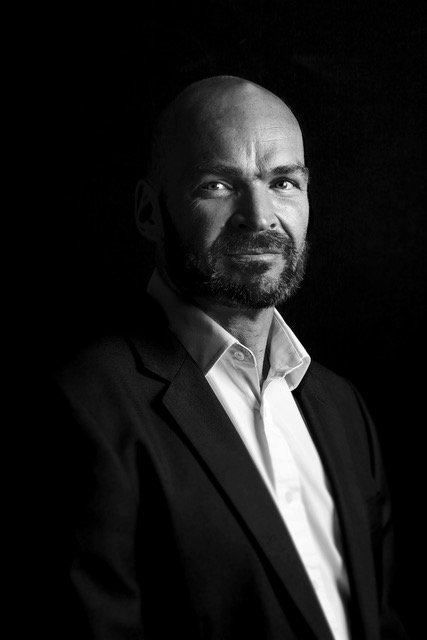 MontyHalls's tweet photo. Glowering, positively dangerous, oozing subtle power and understated menace. This was a picture taken at the Metnor event by the splendid photographer there, who responded to my request to "go full Poldark" - you can't see it but I'm sitting on a horse. Possibly. https://t.co/DZCdNZaWB5
