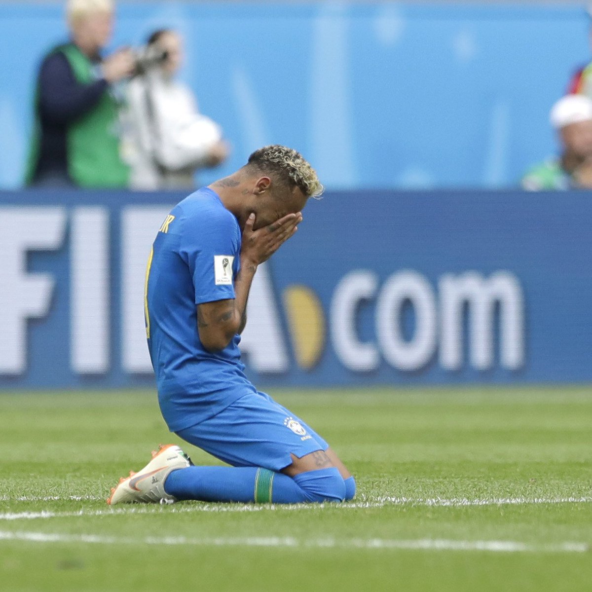 brfootball's tweet photo. That one meant a lot to @neymarjr https://t.co/VVoQOyVw4r