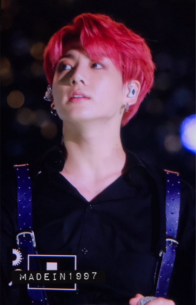madein1997_jk's tweet photo. 180622 롯팸 #정국 #방탄소년단 @BTS_twt ㅠㅠㅠㅠㅠ 빨간색 핑크색 뭐든 너무 예뻐ㅠㅠㅠ모든 게 다 잘 어울려ㅠㅠㅠㅠㅠㅠㅠㅠ 오늘 진짜 하느님 너무 감사합니다 여러분 정국이의 아름다운 좀 보십시오 https://t.co/bZ4eVGs7Zy