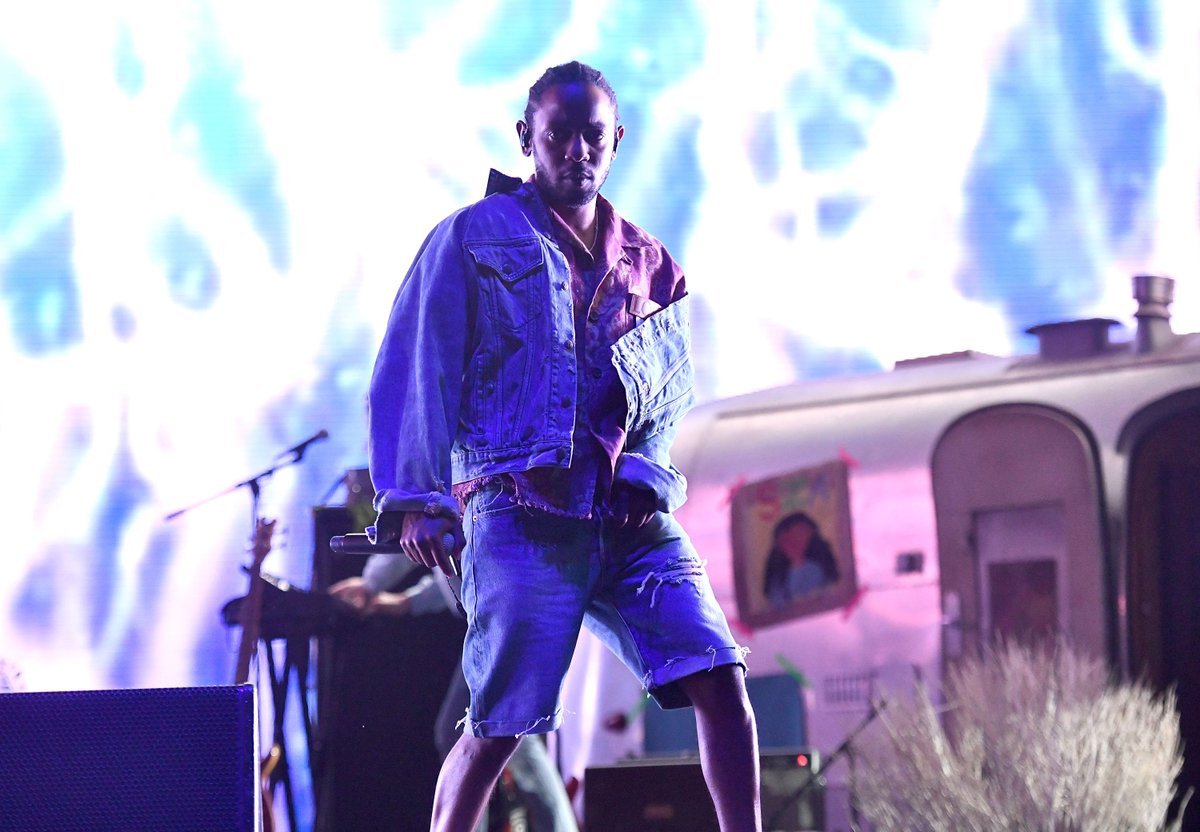 VibeMagazine's tweet image. Each song on Kendrick Lamar's 'DAMN.' is certified platinum at.vibe.com/Qjrm3W