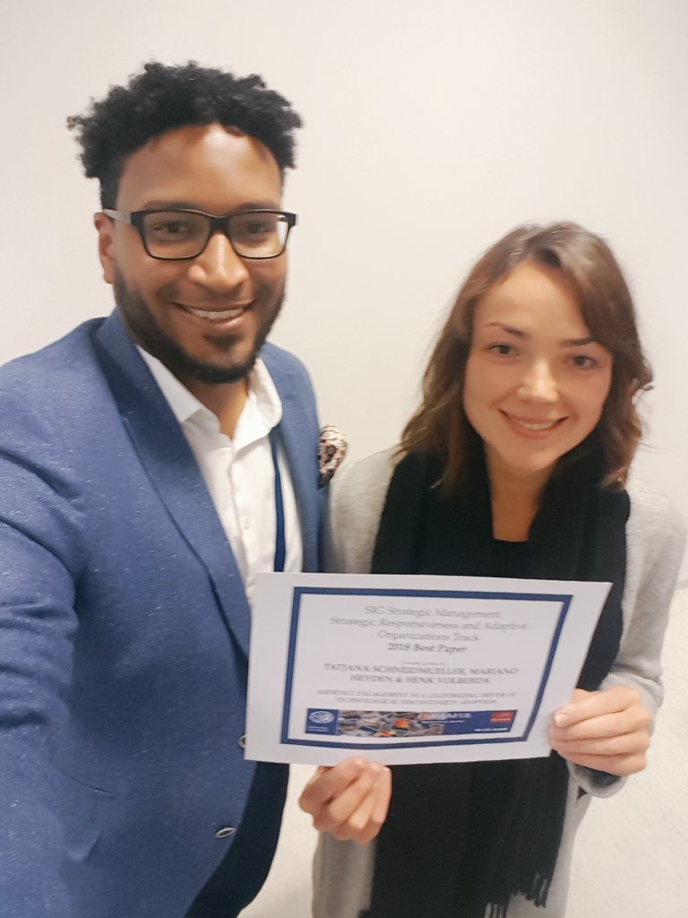 Pitrast's tweet photo. Oh yeah, this happened at #EURAM2018...Best Paper in the Strategic Responsiveness & Adaptation track (with Tatjana Schneidmüller and @HenkVolberda). #fuzzyselfie https://t.co/M6idLduvIw