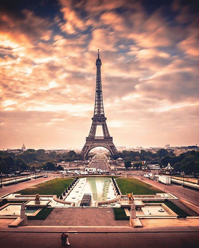 Have a nice weekend 💜💙💜 #paris 2014❣️ .
.
.
.
.
 #fs_longexpo #longexposure #lazyshutters #nightphotography #longexposureoftheday 
#france  #parisjetaime  #igersparis  #topparisphoto  #parismonamour  #parismaville  #loves_paris  #super_france #pa… ift.tt/2KdskxT