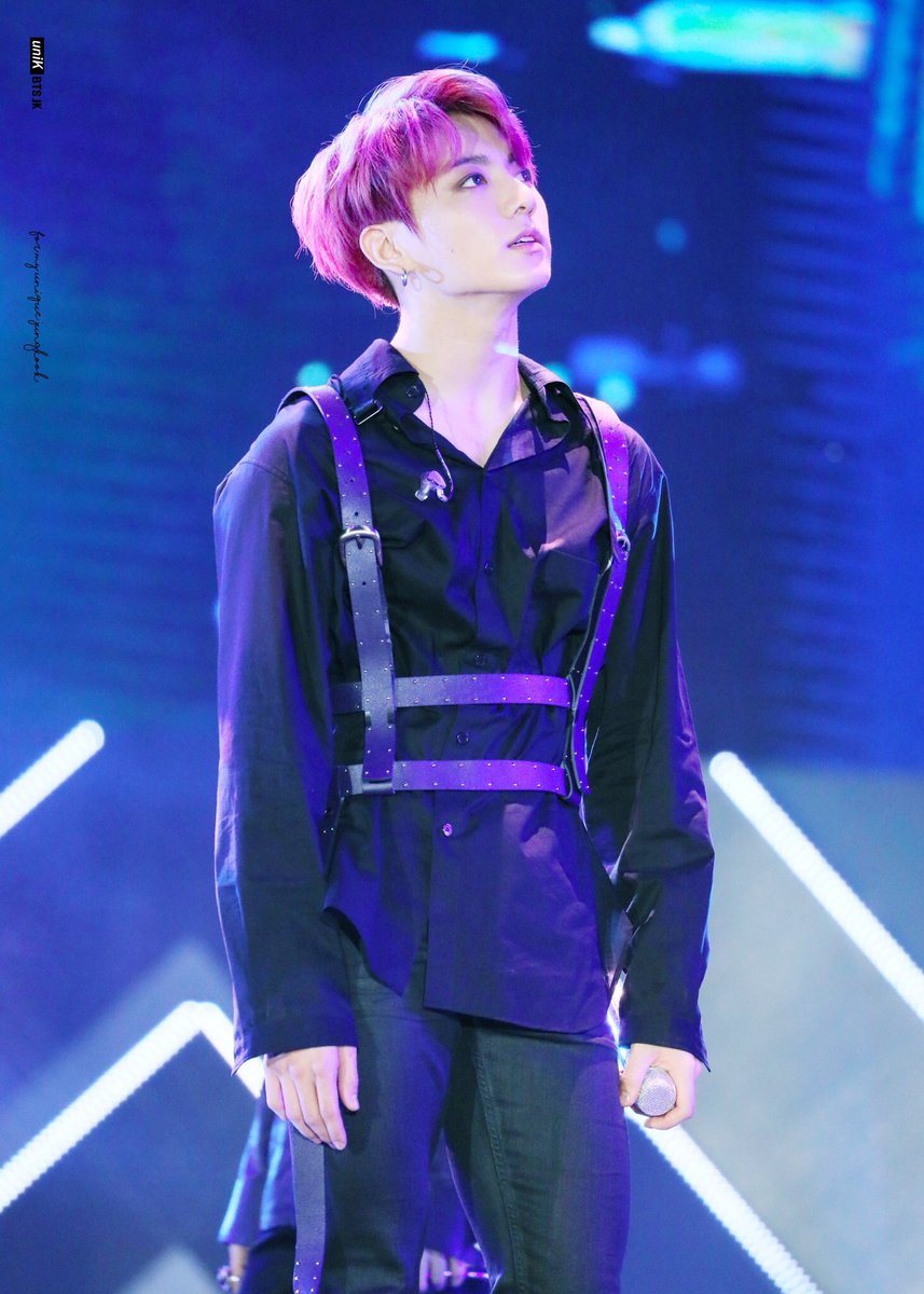 xxzboo's tweet photo. Red kookie~~β€β€β€β€β€β€
#redkookie #jungkook #BTSxLotteFamilyConcert #BTS @BTS_twt https://t.co/8ypwVxzDdz