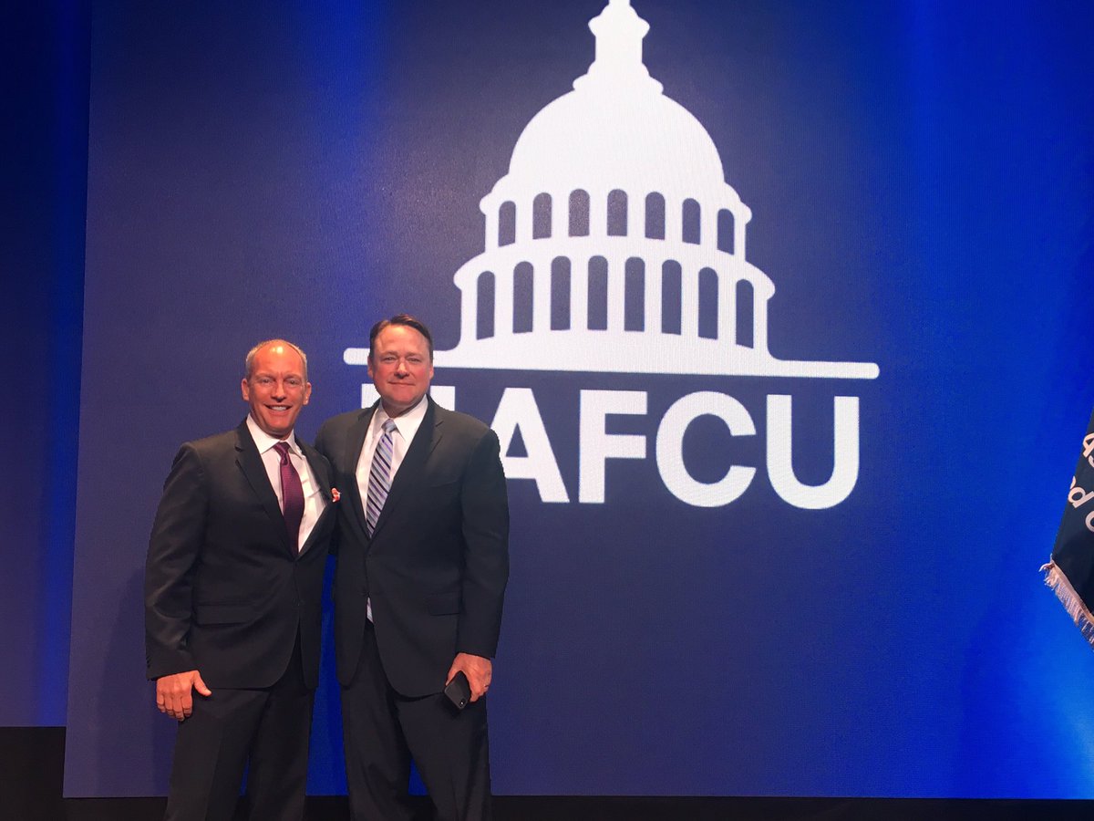 SteveGutzler's tweet image. With the outstanding president Dan Berger #NAFCU Privileged to be this afternoon's close-out speaker! #seattleconventioncenter #KeynoteSpeaker #leadership