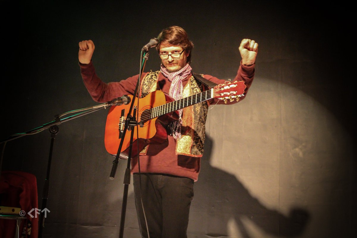 ProgramaNTN's tweet photo. Hoy Viernes en @GranRefugio NTN en vivo, el show de Comedia + variado y diferente. Un show de TV que no está en la TV. Tomas Andrews 085 $5000 Descuentos en APP del Bar. 22 hrs, 2 horas de comedia a la vena. #standupcomedy #chile #santiago #mauropalma #violentoparra #misapop https://t.co/IrdBIpABSH