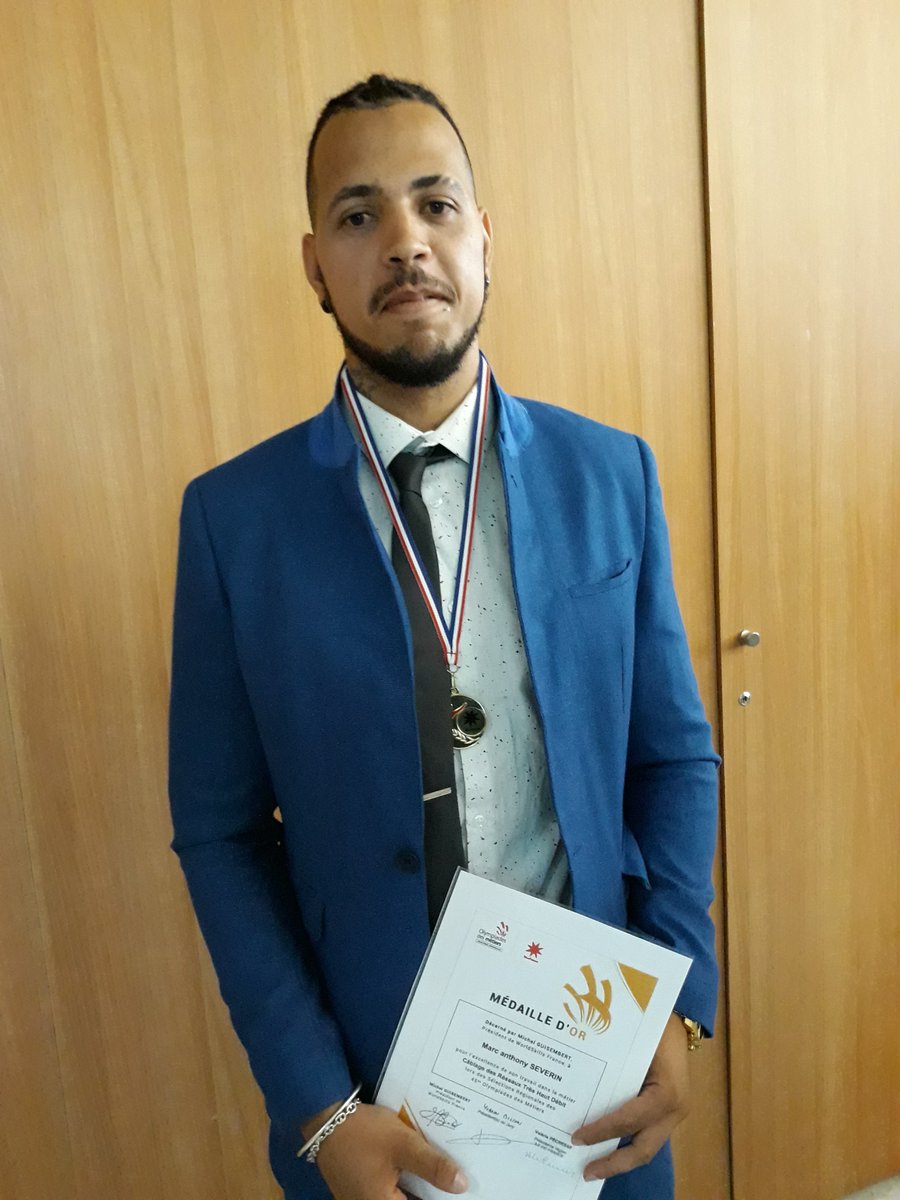 Félicitation à Marc Anthony, champion en Câblage Très Haut Débit lors de l'Olympiade des Métiers 2018 !