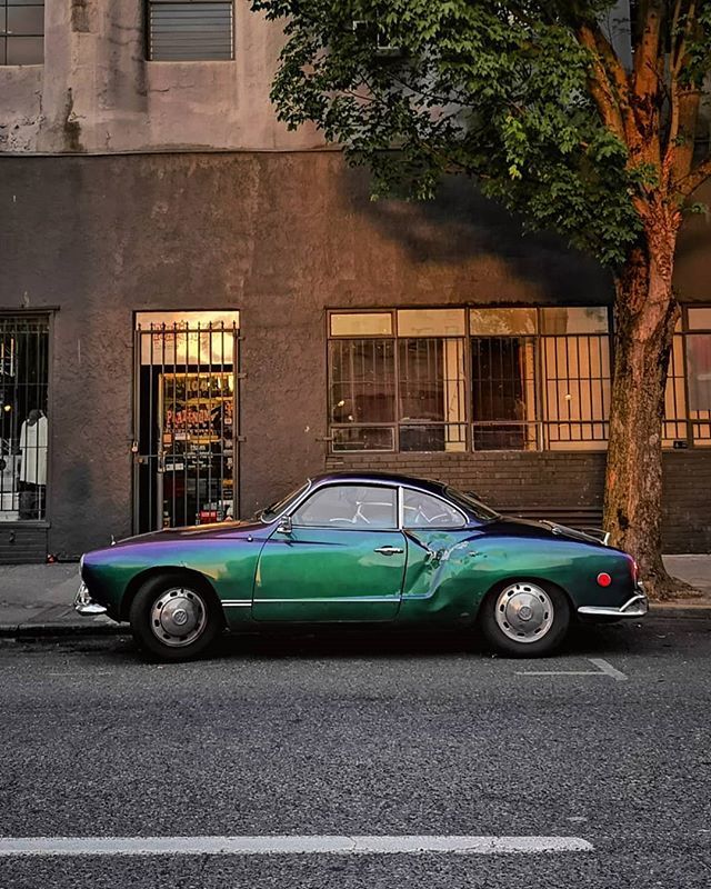 TawheedMM's tweet photo. Evening walks in Portland. Old, dented, underlined.
.
.
#pdx#Portland#Oregon#old#vintage#broken#cars#cityscapes#p20pro#huawei#road#pnw#green#new#clean https://t.co/s2hgp5clta https://t.co/W0OlMgGwjk