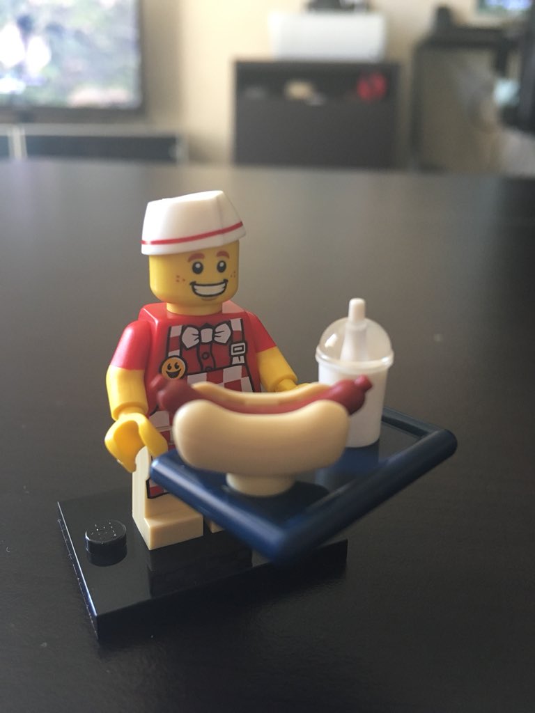 florencemazet's tweet photo. @BJNemeth Packing for Las Vegas and ready to eat hotdogs and milkshakes ! #minifigures #lego #Vegassoon #tyBJ https://t.co/KcrEG3ezpL