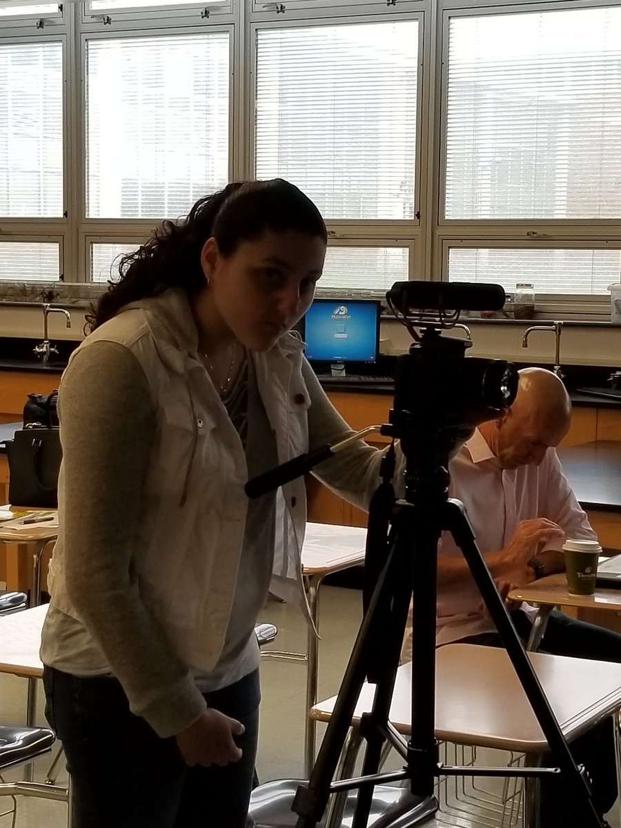 KenWallace207's tweet photo. Today's ILEARN program is being captured by our @Maine_207 student interns. Part of our personal learning program is matching students w real career experiences in fields of interest before college/career selection. #illinoislearn #207learn #207Now https://t.co/ICQouFsNN2