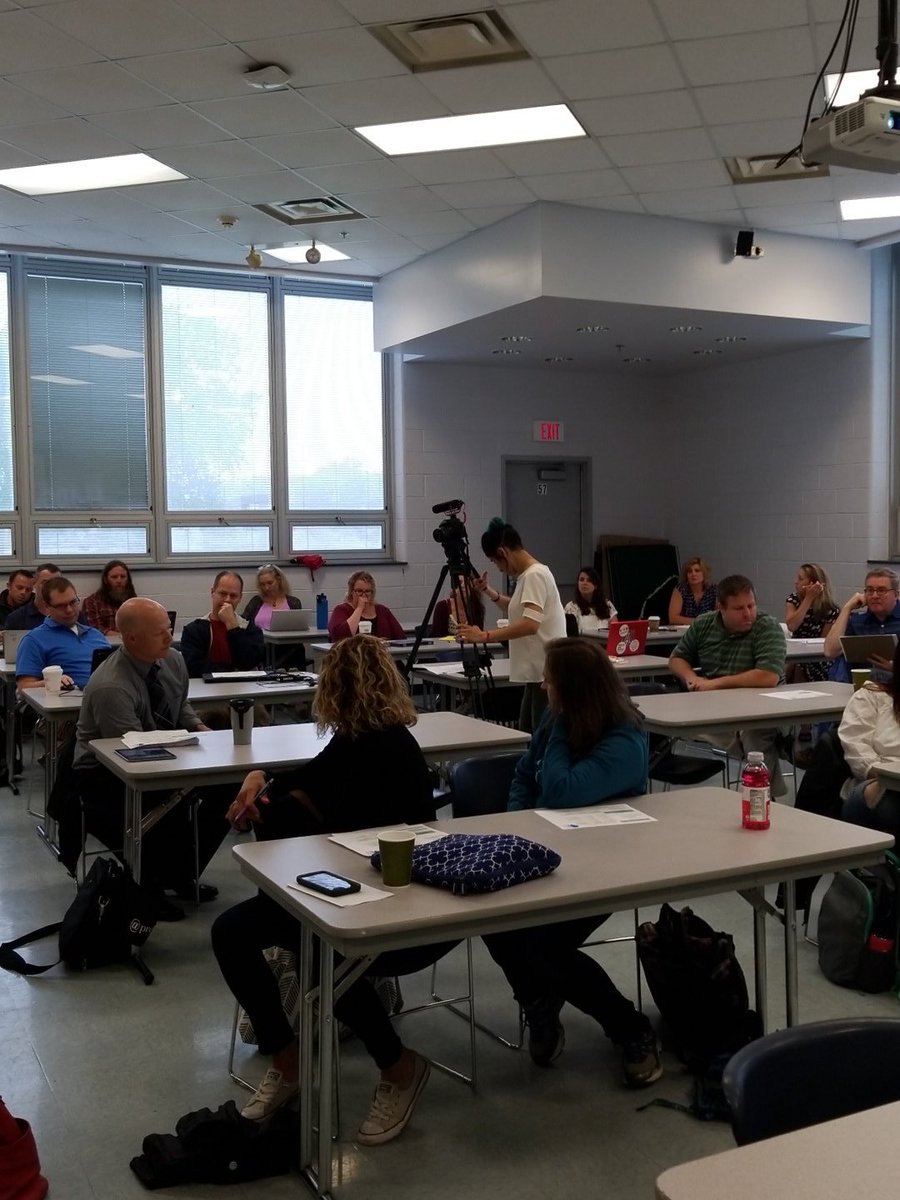 KenWallace207's tweet photo. Today's ILEARN program is being captured by our @Maine_207 student interns. Part of our personal learning program is matching students w real career experiences in fields of interest before college/career selection. #illinoislearn #207learn #207Now https://t.co/ICQouFsNN2