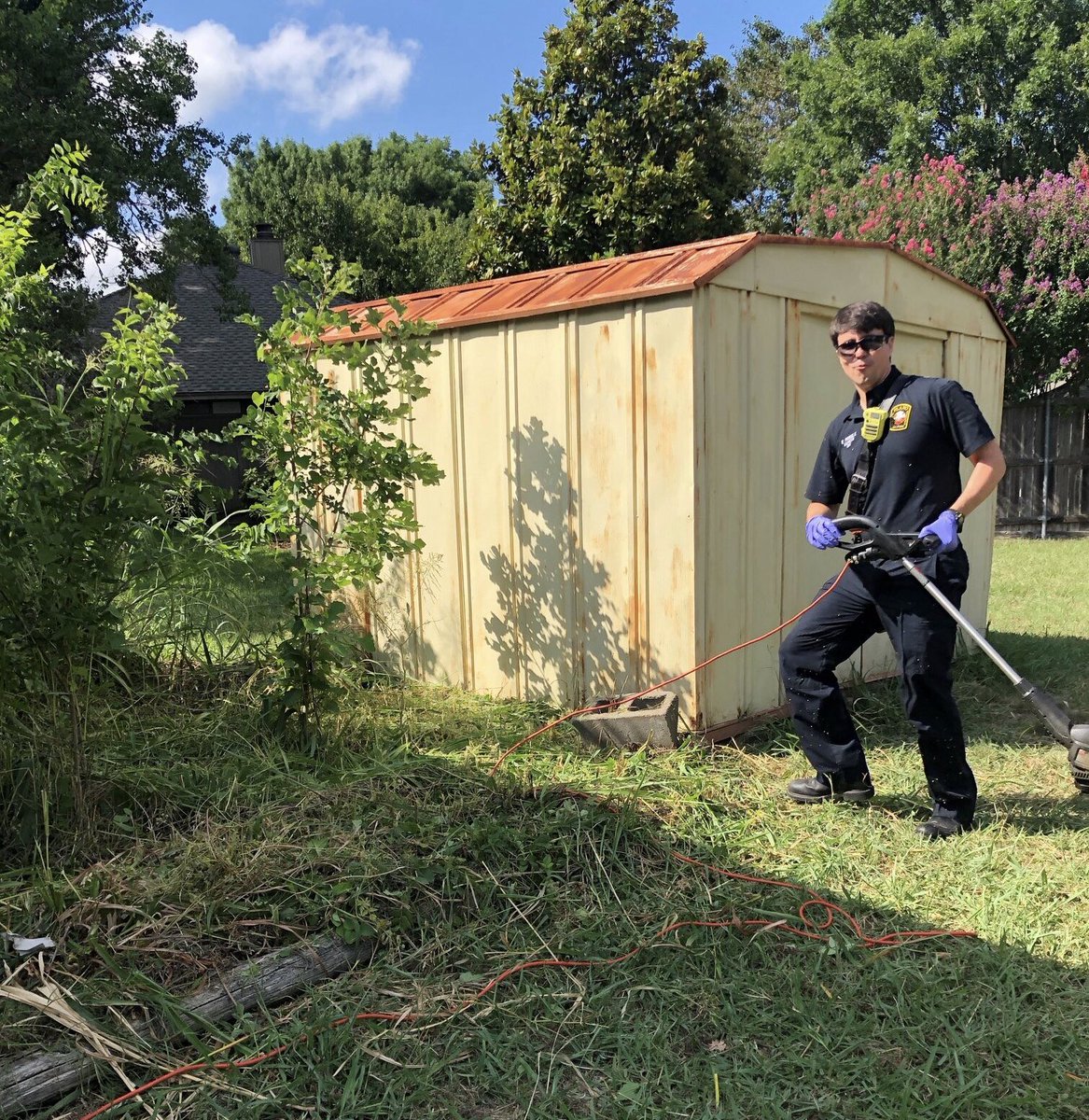 One @PlanoFireRescue firefighter finished up a resident’s yard work after responding to help the 90 year-old who had collapsed while out in his backyard. This is just one example of the fine men and women who serve our great city everyday. #PlanoProud #LovePlano