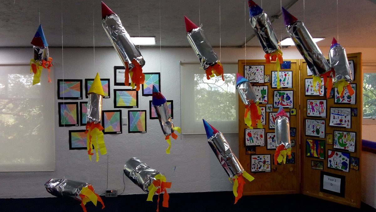 TheEdronAcademy's tweet photo. Have you visited the Kinder Art Exhibition yet? Don't miss the chance to see these amazing works! #Kinder #art #edronpride https://t.co/ZOgeTqguKW