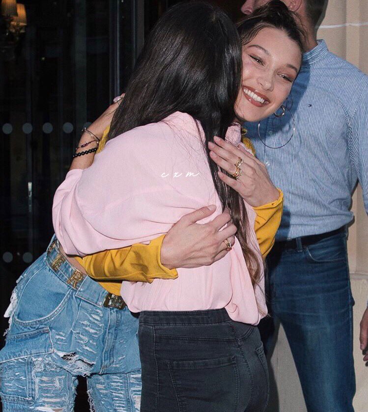 celiagdrangels's tweet photo. When you're lost down the river bed, I'll be there
When you're lost in the darkness, I'll be there
I'll be there when your heart is breaking
You'll never be alone, I'll be there for you
I'll be there https://t.co/dOwdyxi0WG