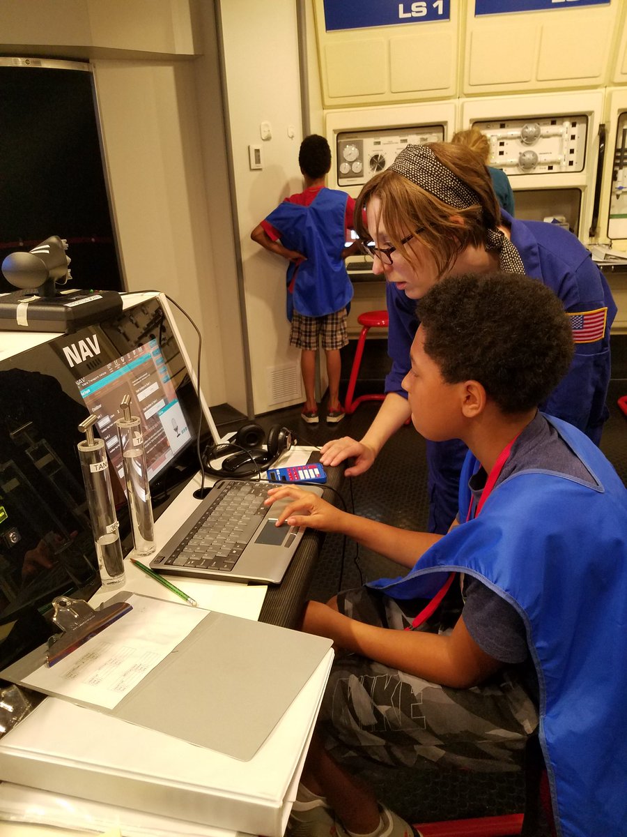 SherriSHarris's tweet photo. Students learning teamwork, collaboration, communication, decision making, math, science, and engineering @clclouisville @KYScience @OlmstedNorth
#jcpsdl #DeeperInstruction https://t.co/TppG6a9rXl