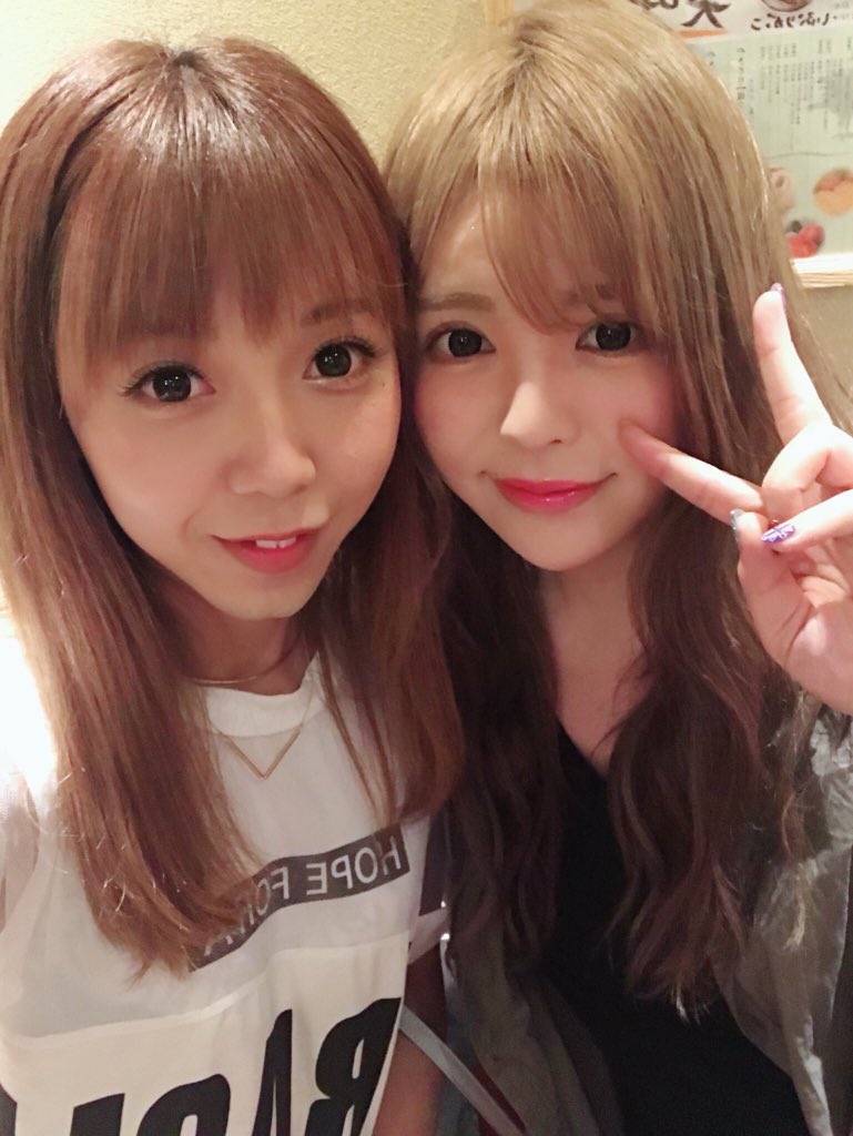 Kahsan080's tweet photo. 左はママです笑
ママとデート❤️ https://t.co/0rbV4sjwN9