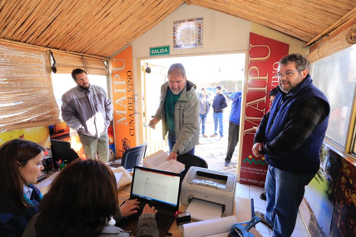 MaipuMunicipio's tweet image. Apertura de sobres de la Licitación Pública para Repavimentación de calzada en Carril Gómez, calle Roca y Montecaseros, desde Urquiza hasta Belgrano de #Coquimbito #MaipúCumple