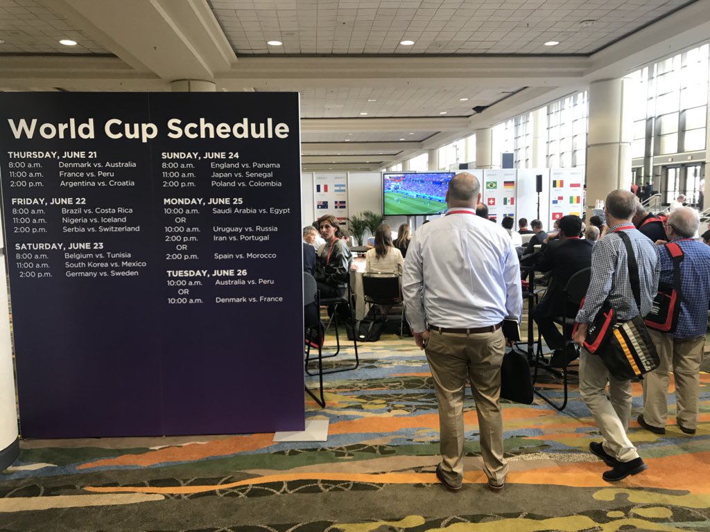 CoenPM's tweet image. Standing room only - the most popular session at the #ADA2018 meeting!