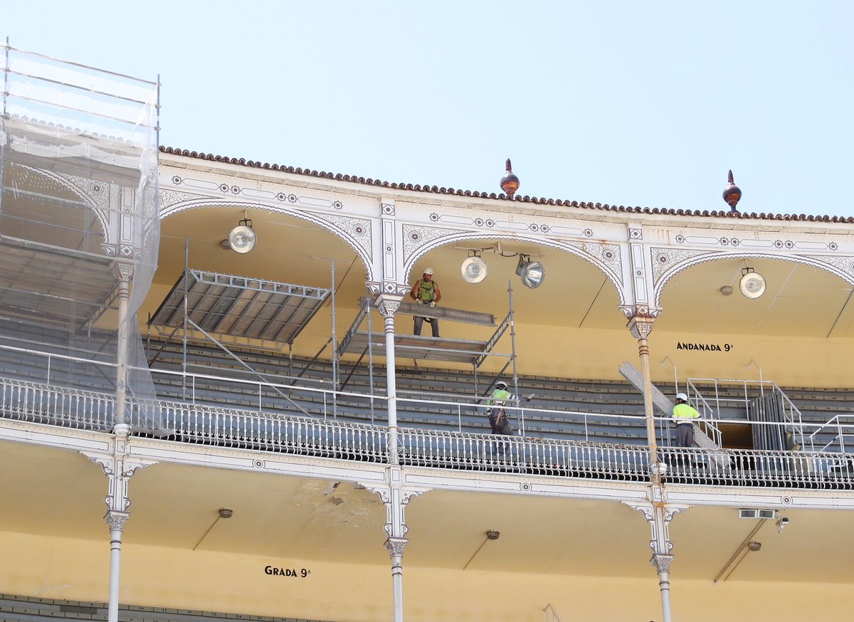 ComunidadMadrid's tweet photo. 📰 La Comunidad de Madrid inicia la rehabilitación de la plaza de toros de @LasVentas. https://t.co/jPSqPL1xbR https://t.co/Ep8HGJpc84