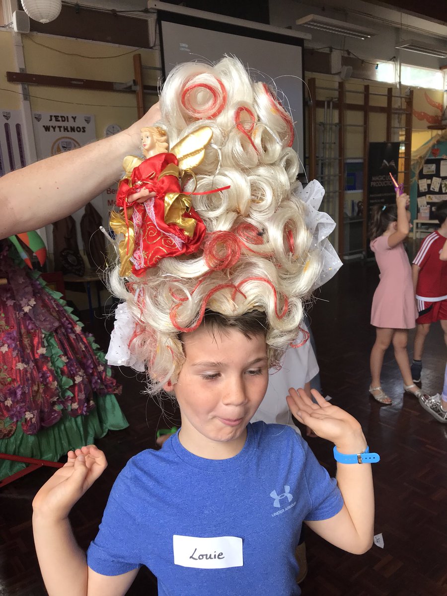 ysgolbrynhedydd's tweet photo. A wig fig for every occasion! #year4CE #takeover @MagicLightProds https://t.co/vHCoE3VHmq