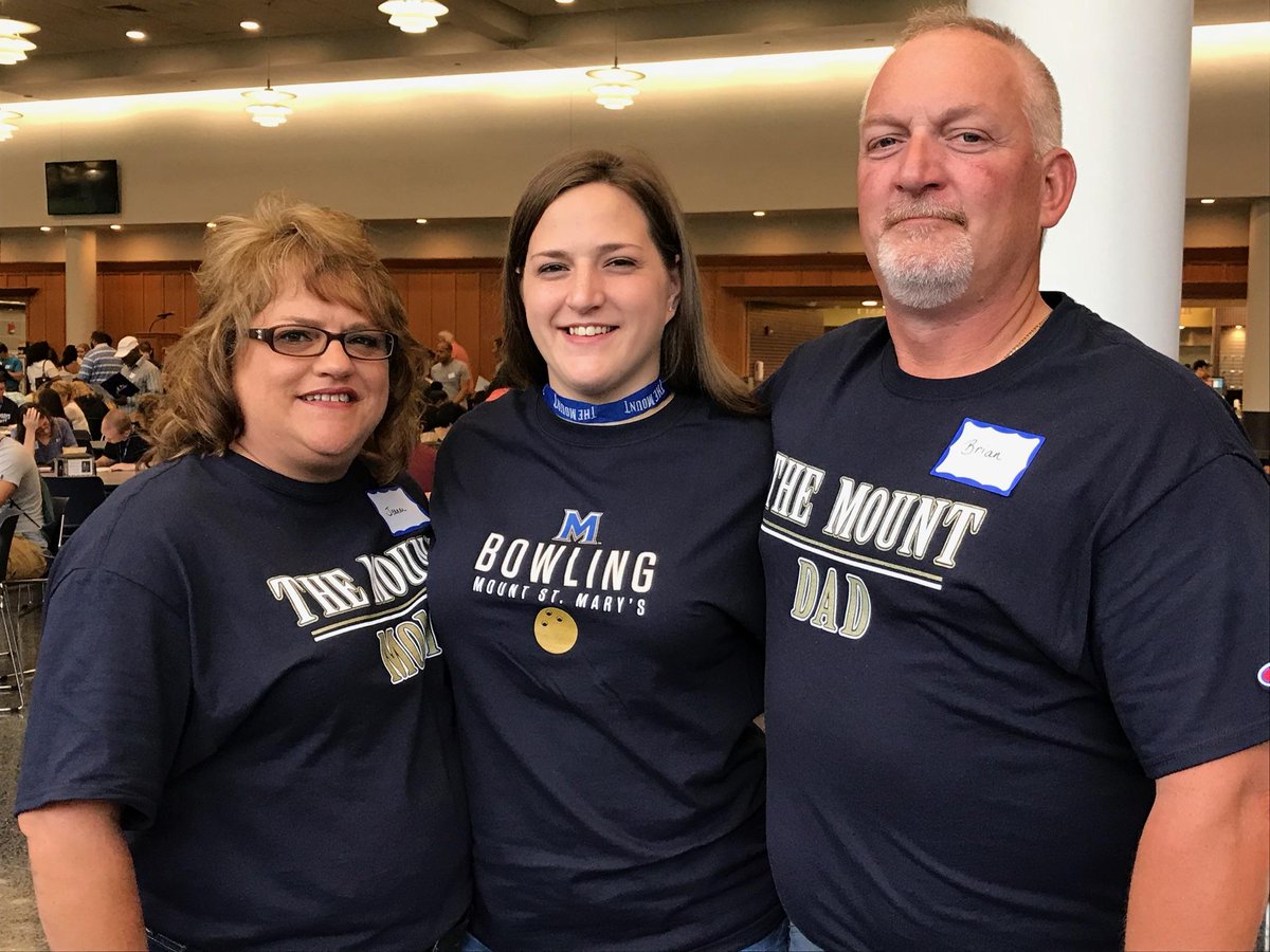 MSMU's tweet photo. Nicole Anderson of @MountBowling and her well-attired parents at today's New Student Orientation. Welcome home to #22MSMU. @MountAthletics #MountProud https://t.co/MG0h43dGHS