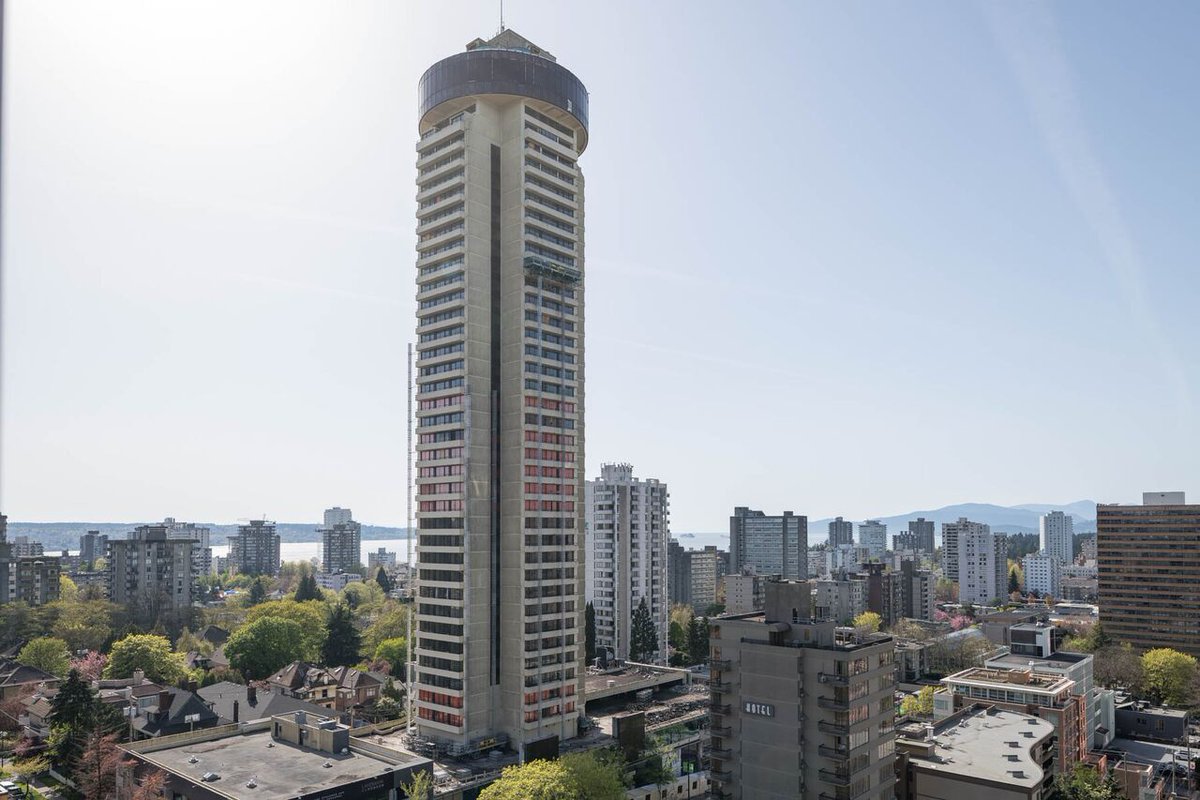 RealtorNinaM's tweet image. Now SOLD: 1401-738 Broughton | Downtown Vancouver | Expansive views and over 2700 sq ft in the sky|