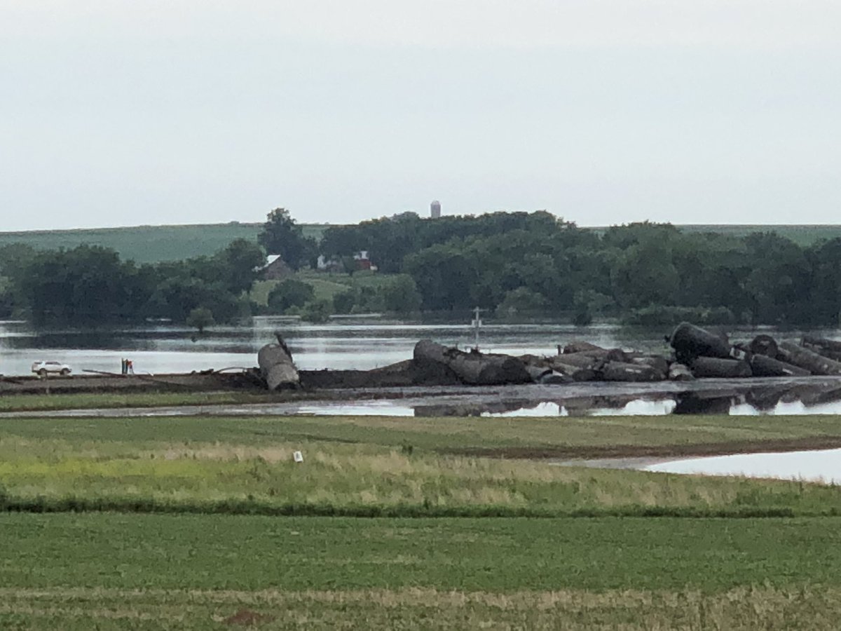 Jake_fabe's tweet photo. More pics of train cars south of Doon https://t.co/8rii815RUf