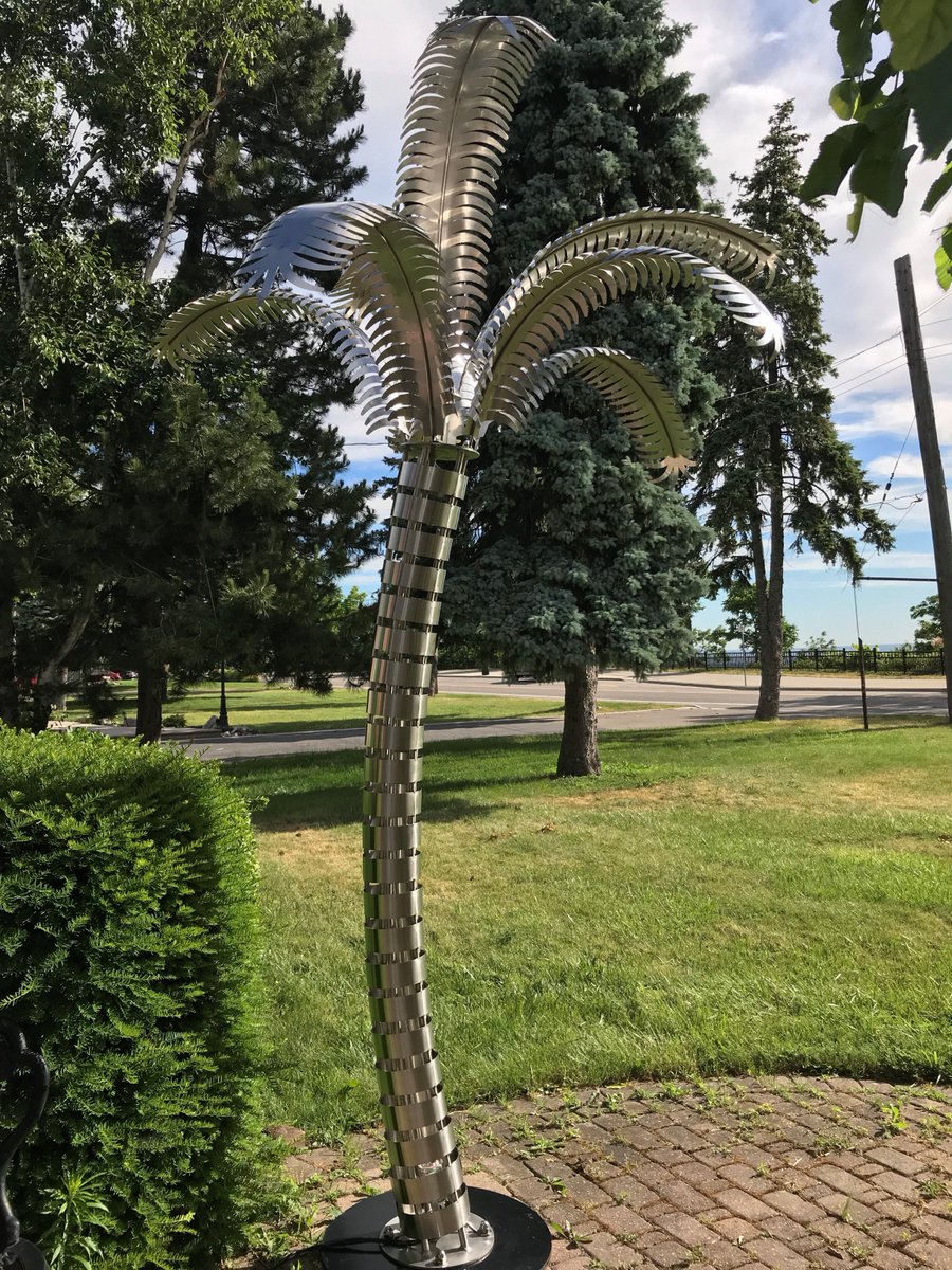 SteelCityPalms's tweet photo. @CHCHNews What a happy ending to this story. Thank you to the @HamiltonPolice and the #HamOnt community for helping us return the stolen steel palm tree to its owner! We are honoured to craft a product that pays homage to our #steeltown roots! https://t.co/subGNP1mys https://t.co/LsuGy5J3Kb
