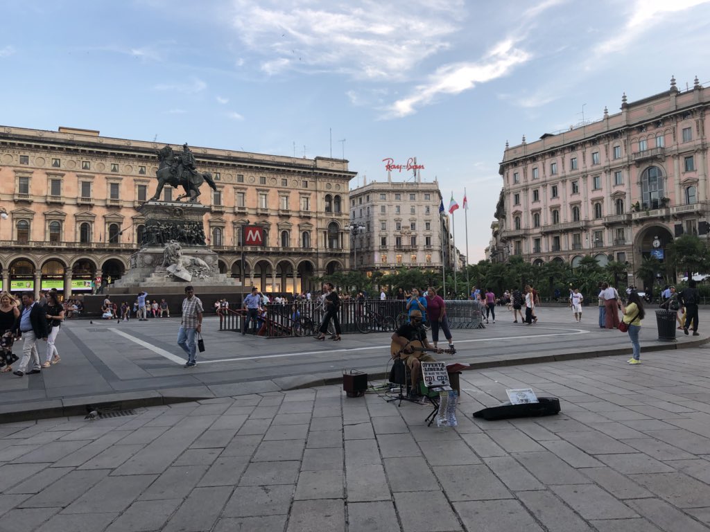 MariaAlonsoPna's tweet image. #comprando con mis #padres las #próximas #colecciones del #verano que viene!! 😄👍🏻☀️ #preciosas #beautiful #new #novedades #fashion #blogger #moda #Milán #boutique #pamplona #mariaalonso