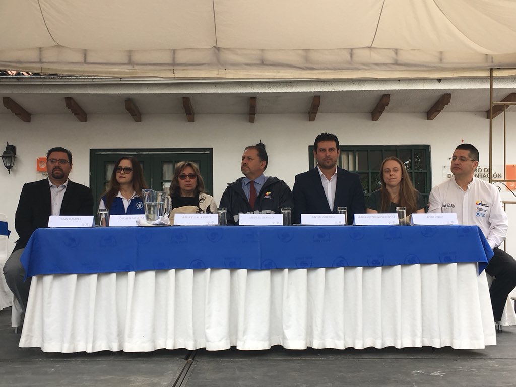 goberazuay's tweet photo. Junto al Gobernador @xavierenderica y el Ministro @tgranizo inicia el cierre del proyecto #FORECCSA: Fortalecimiento de Capacidad Resiliencia de las Comunidades ante los efectos adversos del cambio climático con énfasis en seguridad alimentaria y consideraciones de género https://t.co/b64ydmgA5X