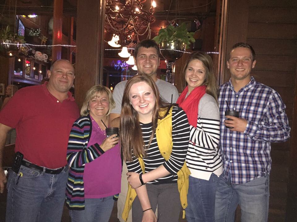 allison_whitead's tweet photo. Wedding week day 6 part 2. Family is everything! #whiteadwasted https://t.co/XUHCVgzDt2