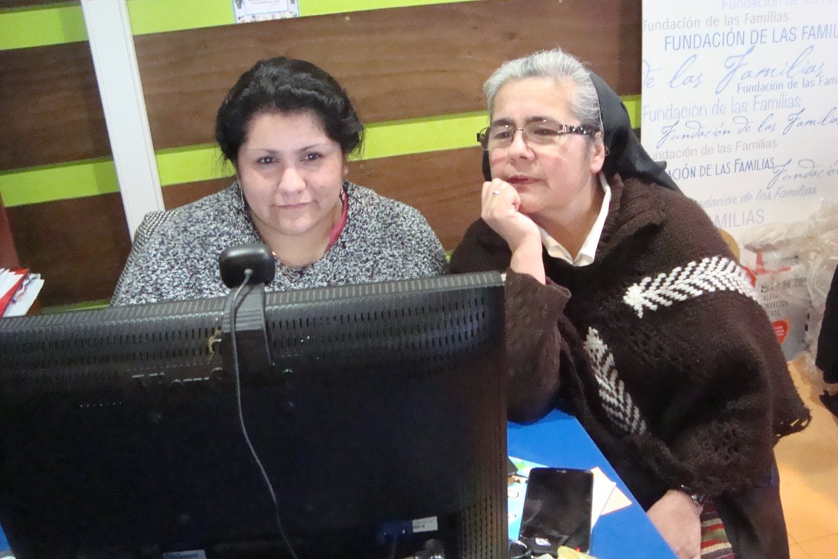 TlcLos's tweet photo. Muy buena asistencia a los talleres de alfabetización digital en el mes de junio 2018 en @TlcLos @jorgealmonacid https://t.co/s3HXIkIdvs