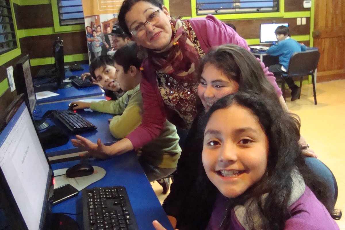 TlcLos's tweet photo. Muy buena asistencia a los talleres de alfabetización digital en el mes de junio 2018 en @TlcLos @jorgealmonacid https://t.co/s3HXIkIdvs