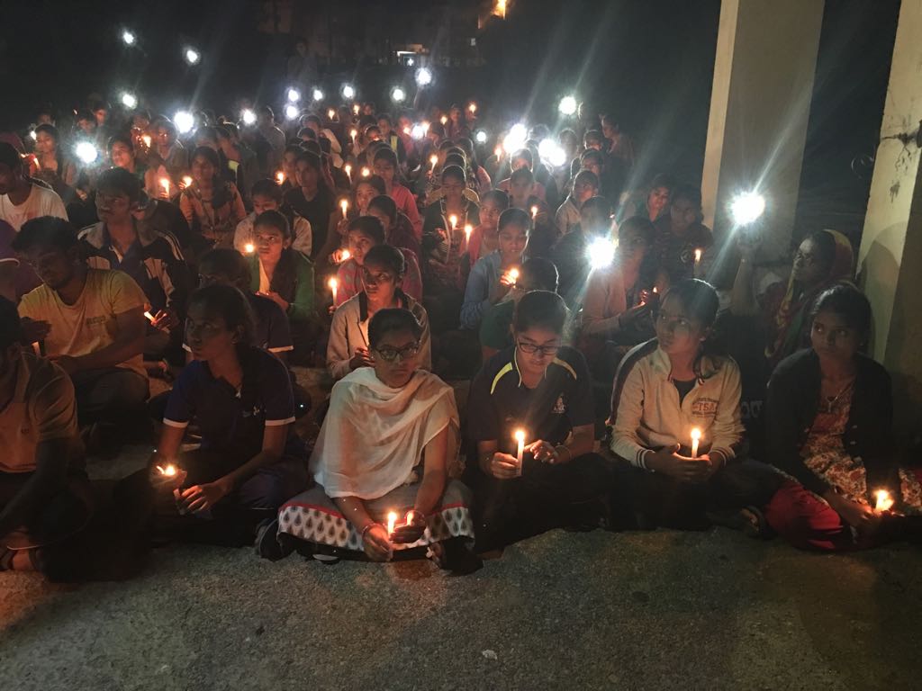 r_shaiva's tweet photo. 12th day
#Against_privitisation
We are the agriculture students protesting against private agriculture colleges ..please support us and help us
@hd_kumaraswamy https://t.co/2zXw3lCIQc