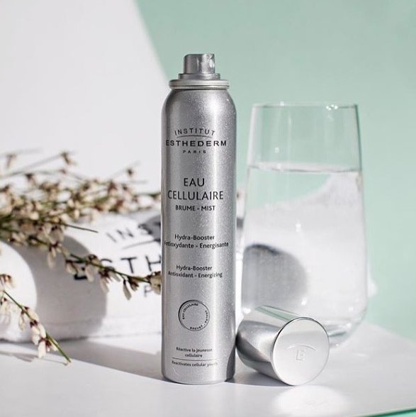 Hydrate skin, set makeup and fight the first signs of ageing with Institut Esthederm's Cellular Water Mist 💧