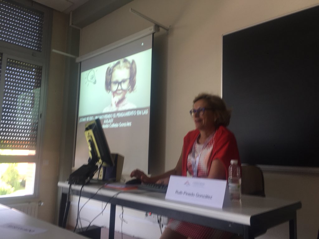 UvaVisible's tweet photo. Seguimos con Inmaculada Calleja!!! Cómo se está promoviendo el pensamiento en las aulas? @cipe2018 @08marta11 @noeliagarcia125 #pensamientovisible https://t.co/pCuC8EPkIb