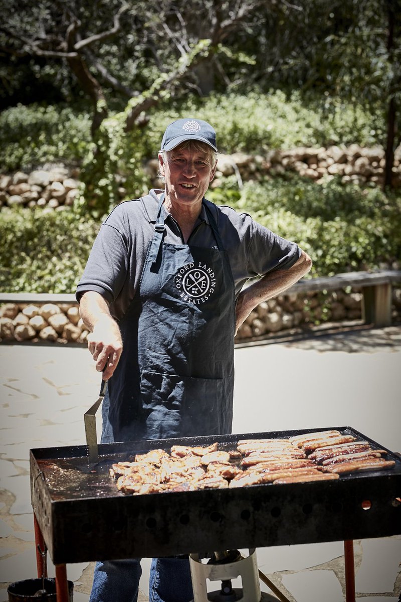 Digging out the #BBQ this weekend? Our very own king of the BBQ Marty enjoys matching delicious steak with Oxford Landing Estates #Shiraz.
amzn.to/2MeVU3t