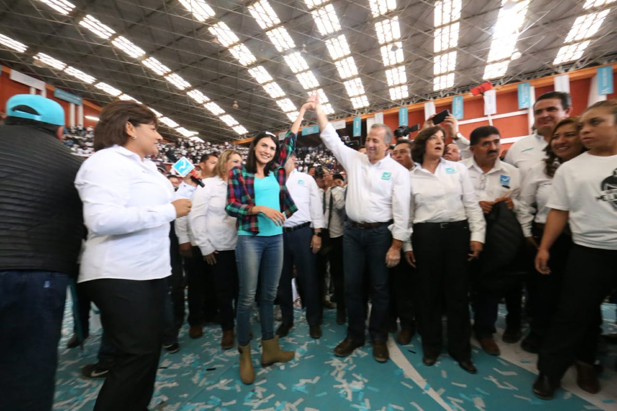 SilviaLunaAgs's tweet photo. ¿No lo sabías? Ayer Bety se encontró con @JoseAMeadeK en un evento con aliancistas de Hidalgo. #TodxsSomosBety ¡Aquí las mejores fotos! 👇🏻👇🏻 https://t.co/rVH9ClIUPt
