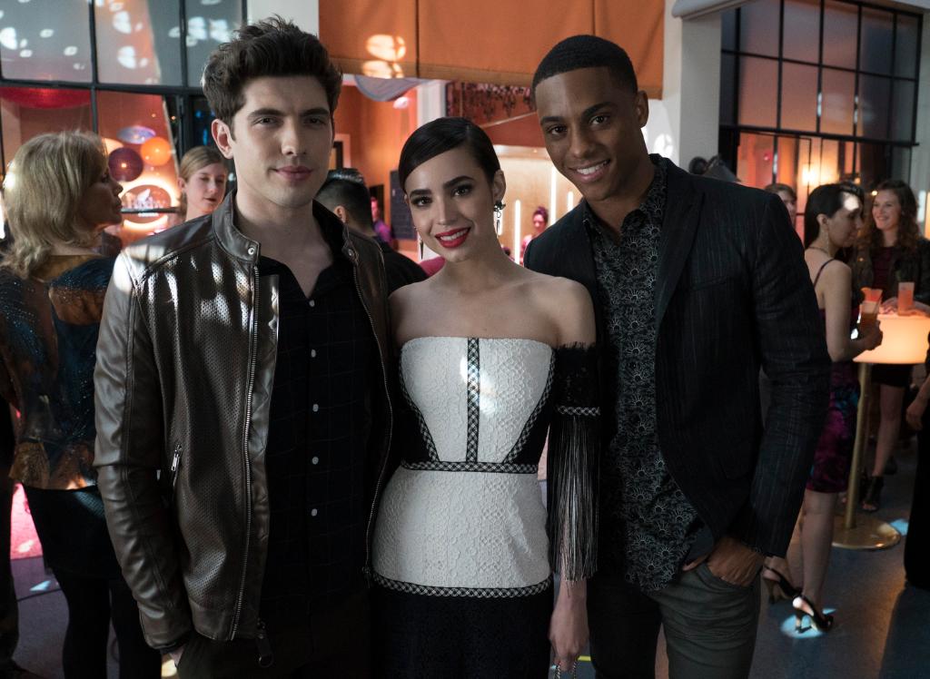 Famous In Love tweet media