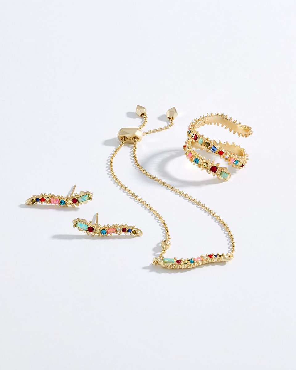 KendraScott's tweet photo. New summer arrivals, including fresh shades of Kyocera Opal. For these pieces, it's all about the details. #KendraScott #KSSummer18
https://t.co/BxlZdh1TJZ https://t.co/QTBT9YGlMR
