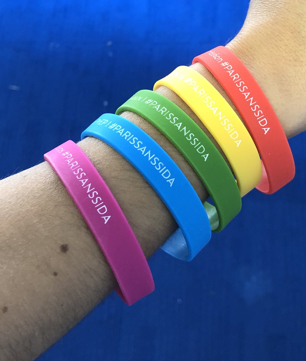 Paris's tweet photo. Pour les #Solidays, Paris lance un nouveau dispositif d’info de proximité sur le #VIH.
Où se faire dépister, où obtenir des préservatifs, comment se faire prescrire le traitement préventif du VIH (#PrEP), rejoignez la communauté 👉 @parissanssida #FAISONSLAMOUR #PARISSANSSIDA https://t.co/scaYlbkQSC