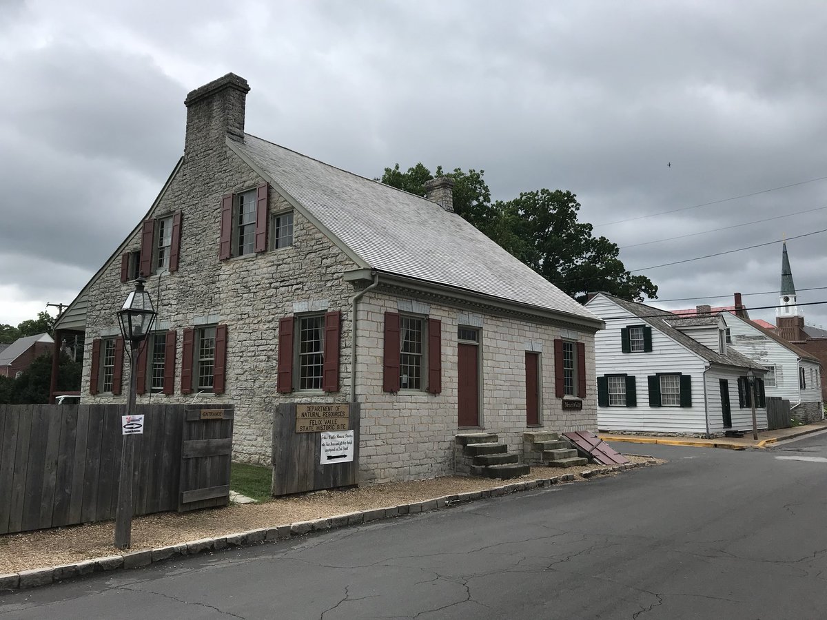 They still have a ferry crossing the Mississippi River at Ste. Genevieve.
This town is old old