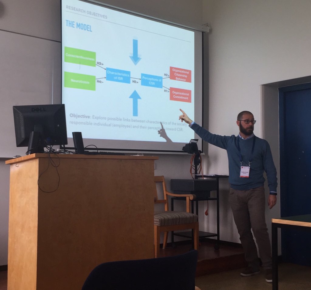 profEBeatty's tweet image. Hybrid methods examining social responsibility #EURAM2018 #sdudk #COMACresearch @COMAC_SDU