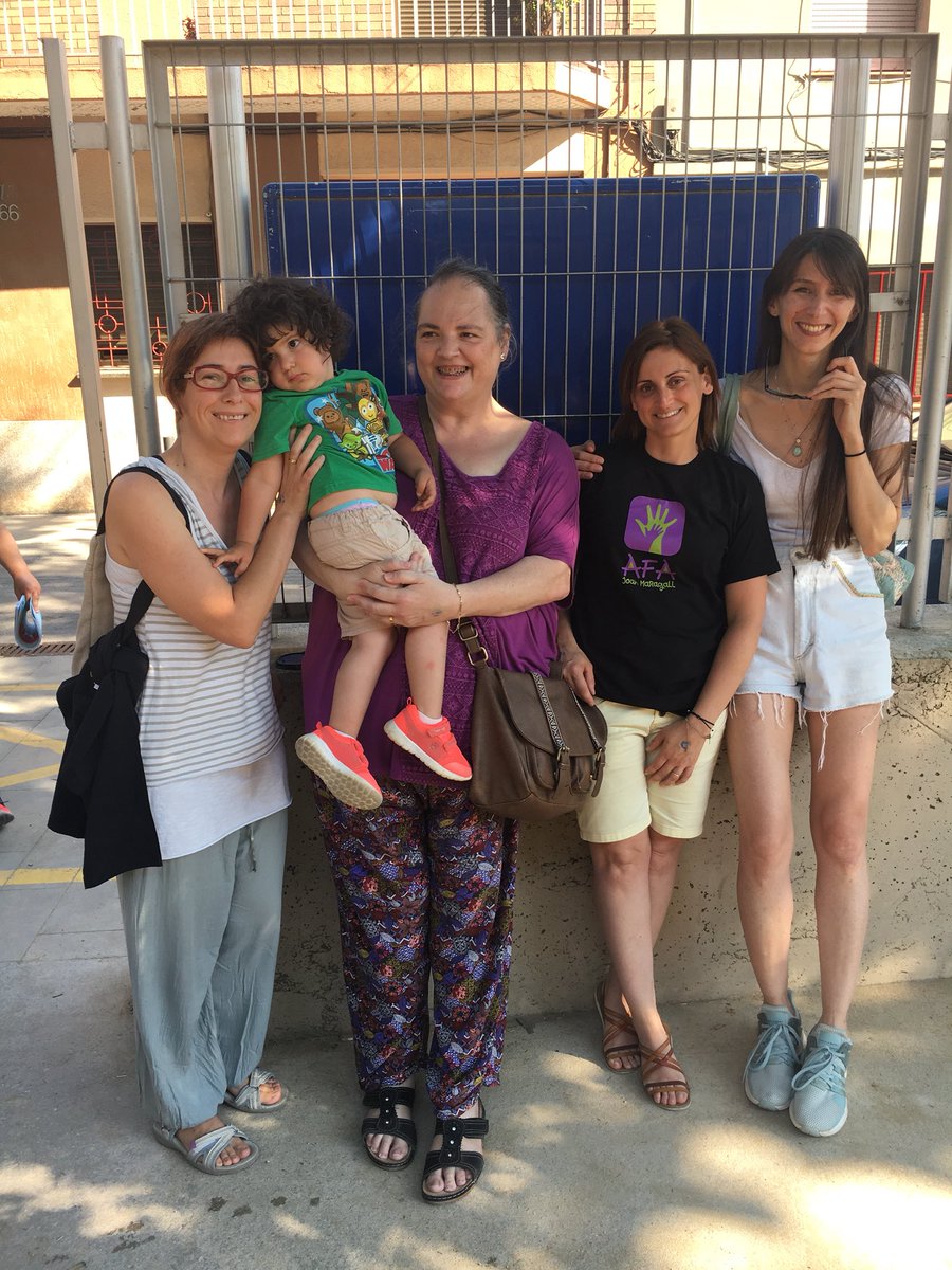 AFAJMaragall's tweet photo. Després d’un curs ple d’aprenentatges i esforç, l’@AFAJMaragall hem preparat pels nostres infants una festa plena de diversió per acomiadar el curs i celebrar l’arribada de les merescudes vacances. @EscolaJMaragall @ElPratEducacio @SJDbarcelona_ca https://t.co/45k0gjD6uq