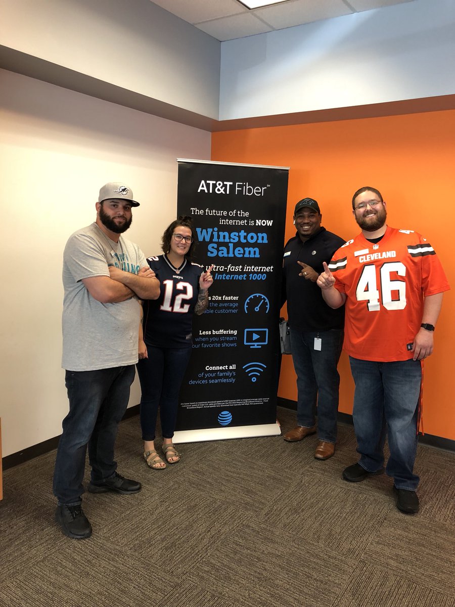 Summit Point Showing our Love on Fan Day!!! #teamER #TMT #MidAtlanticTakeOver #Notorious336 <a href="/CraigStockASM/">Craig Stock</a> <a href="/ChrisSerina/">Christopher Serina</a> @MidAtlantic1860 <a href="/404girl/">Betsy Francis</a>