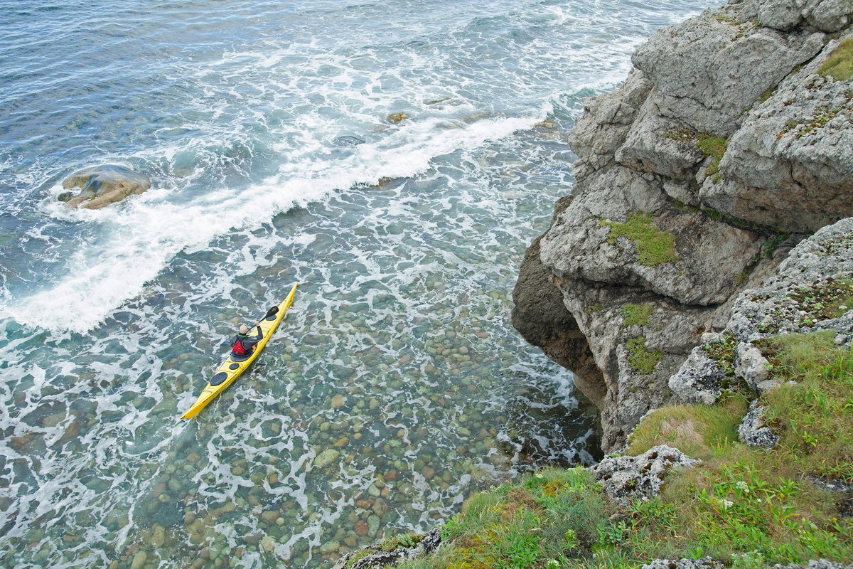 GoPaddle's tweet photo. Tune into @Outside_TV today at 2:30pm EST as we #seakayak around stunning #Newfoundland with Ken Whiting // #TopPaddlingDestinations @NLtweets https://t.co/6MaAfdAcKZ