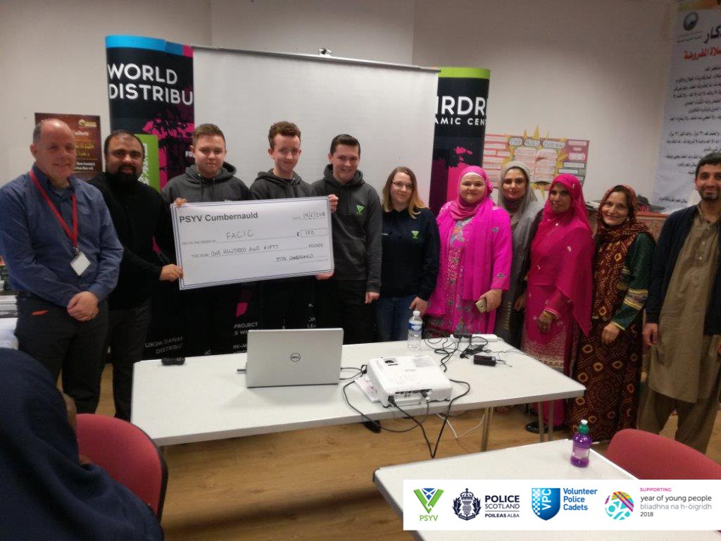 PSOSYouthVol's tweet photo. #PSYV Cumbernauld were delighted to be invited as special guests to the #EID party held by their friends at #Airdrie & #Coatbridge #IslamicCentre. They presented #FACIC with a cheque for £150 as a contribution to their summer open day.
@Lanarkshire_Pol @NationalVPC #YOYP2018 https://t.co/xVkwwt1WIm