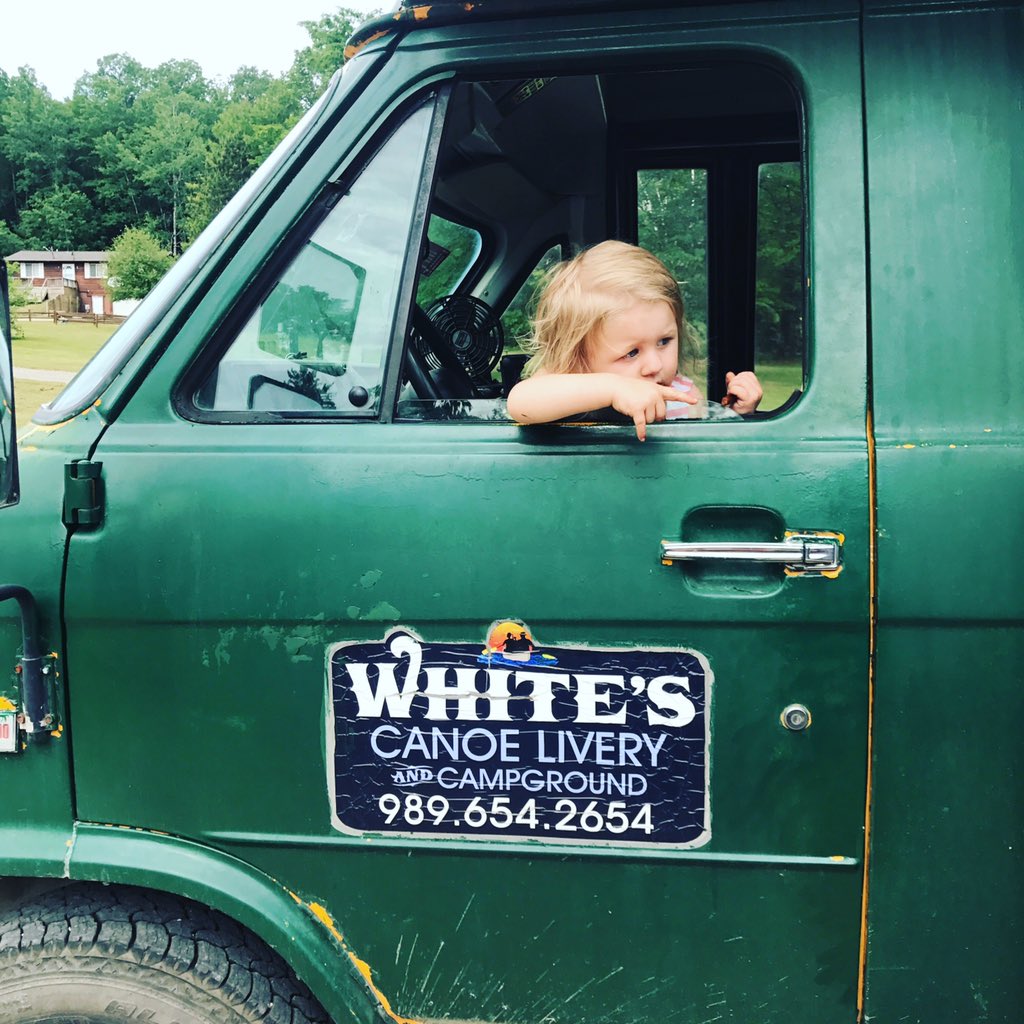 ariannawhite6's tweet photo. Baby to boss ☺️ ((& we sang the wheels on the bus the whole time)) #TheAdventuresOfRoriRoo #MiniManager 🛶 https://t.co/ORdGB3XC9T
