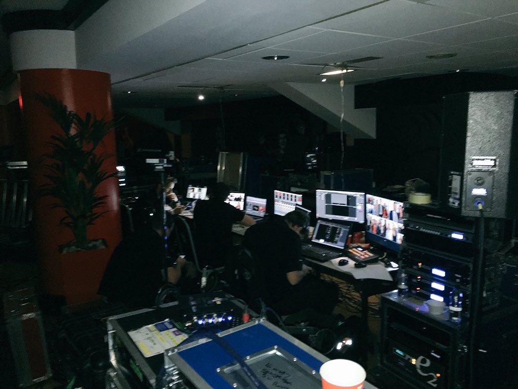 Fallonius88's tweet image. Couldn’t do it without them #savilles #mufc #eosb