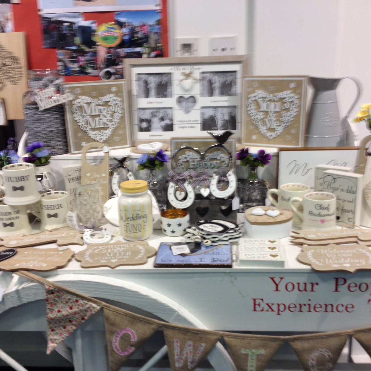 Shabby_Chicks's tweet image. Back in the market tomorrow- if I can get the van into gear! Fingers crossed 🤞