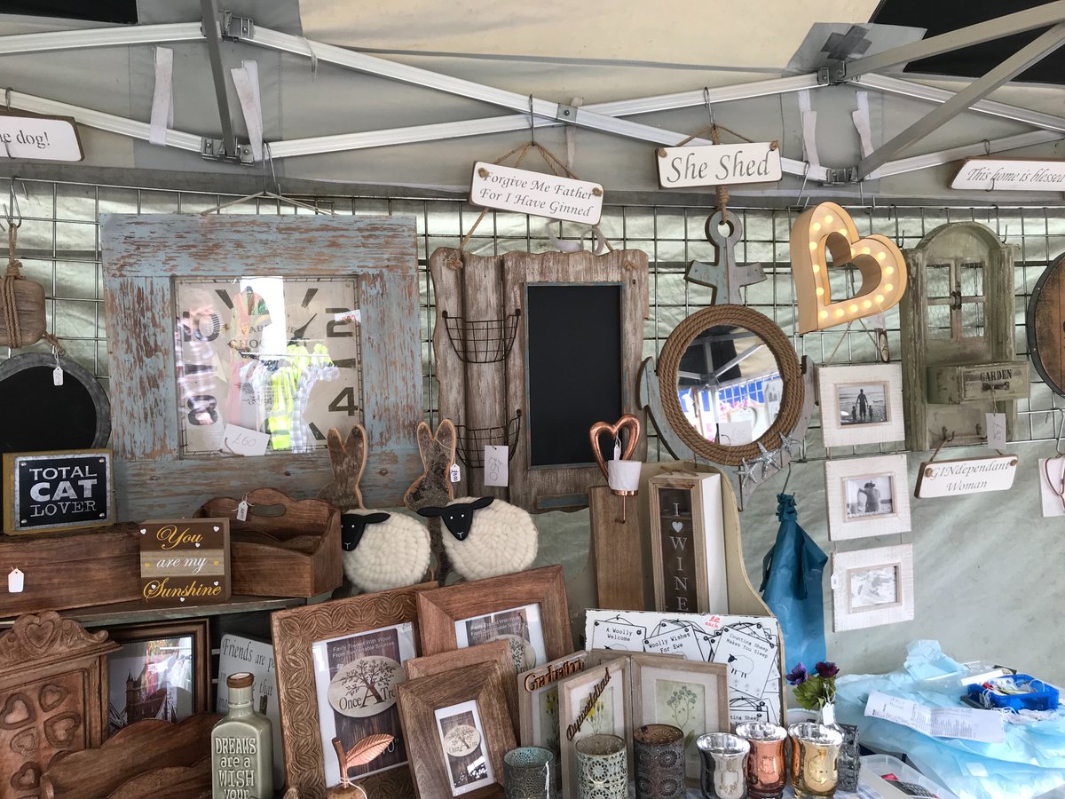 Shabby_Chicks's tweet image. Back in the market tomorrow- if I can get the van into gear! Fingers crossed 🤞